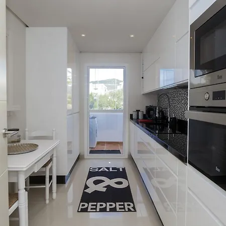 With 3 Bedrooms In Estepona, With Wonderful Mountain View, P