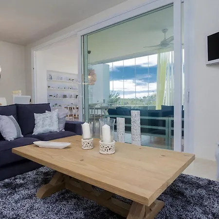 With 3 Bedrooms In Estepona, With Wonderful Mountain View, P Apartment