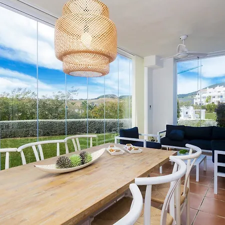 With 3 Bedrooms In Estepona, With Wonderful Mountain View, P Apartment *